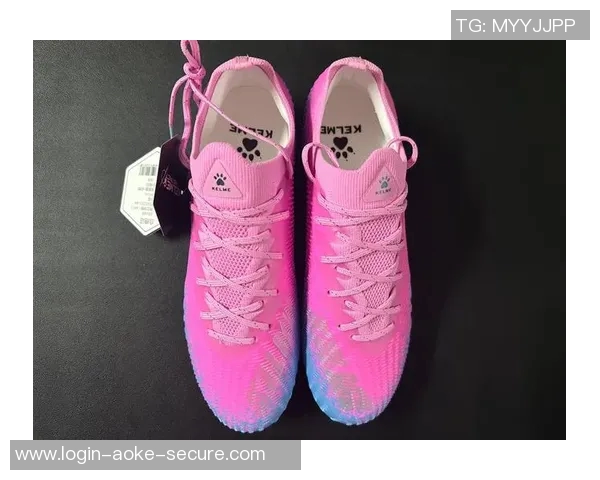 时尚与性能兼备粉色Nike足球鞋助你在球场上闪耀夺目
